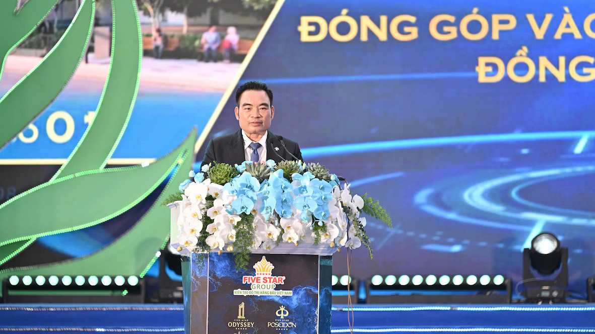 Ông Trần Văn Mười, Chủ tịch HĐQT Tập đoàn Fiva Star Group phát biểu tại lễ khởi công.